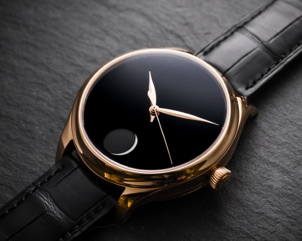 MOSER & CIE. 極盡黑暗