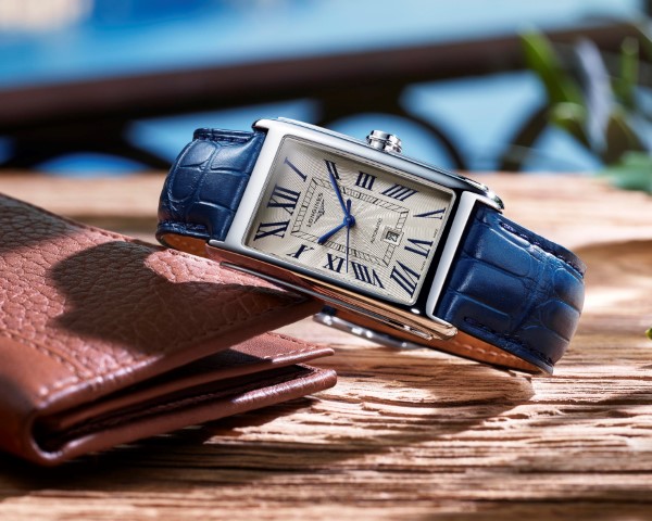 LONGINES dolce vita 展现鲜艳色彩