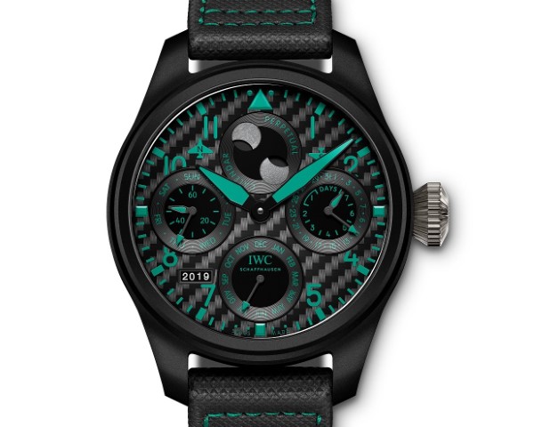 IWC 致敬传奇F1梅赛德斯-AMG马石油车队