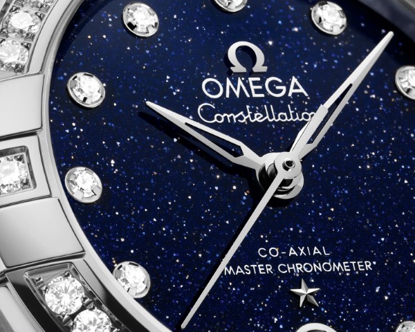 Omega 的邃蓝星空