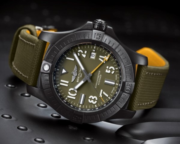 Breitling 2021打头阵  选了这个颜色