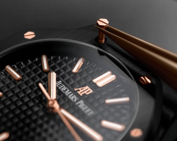 Royal Oak 黑色陶瓷 霜金工艺