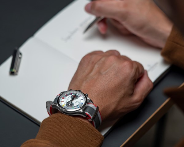 Carl F. Bucherer X Caran d’ Ach  首次合作推出腕表钢笔套装