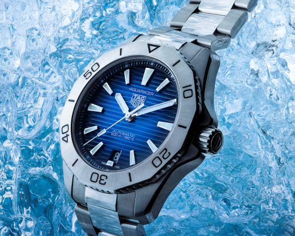 TAG Heuer Aquaracer  奢华地潜水
