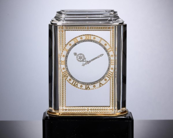Cartier 神秘钟 破记录成交