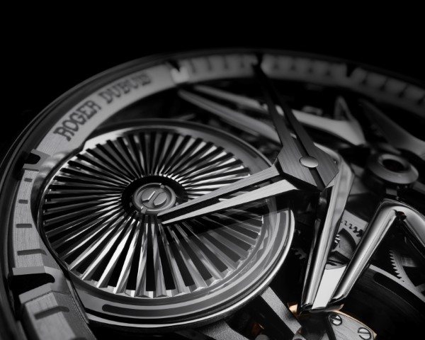 Roger Dubuis  首创「无穷涟漪效果」