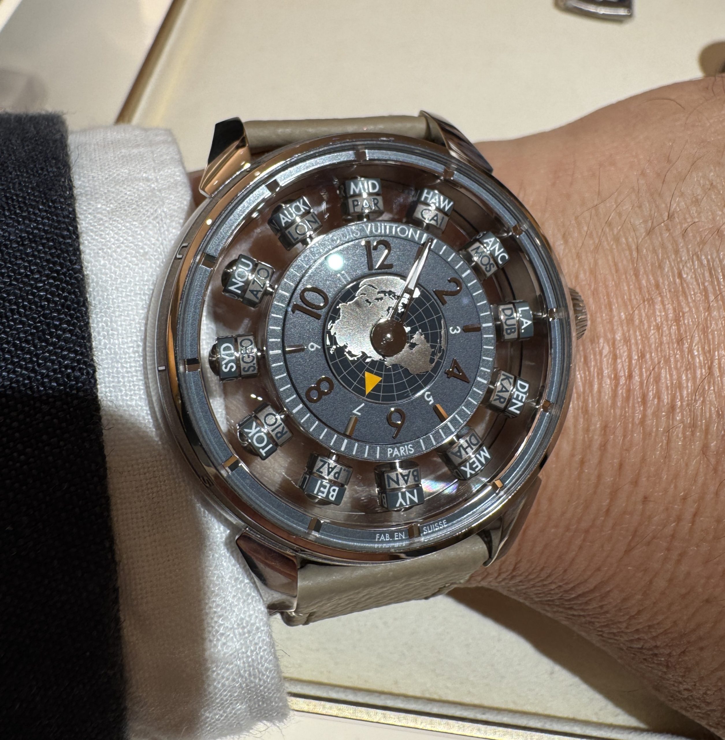 Louis Vuitton Tambour Convergence 和 Tambour Taiko Spin Time Air Antipode 世界時腕表
