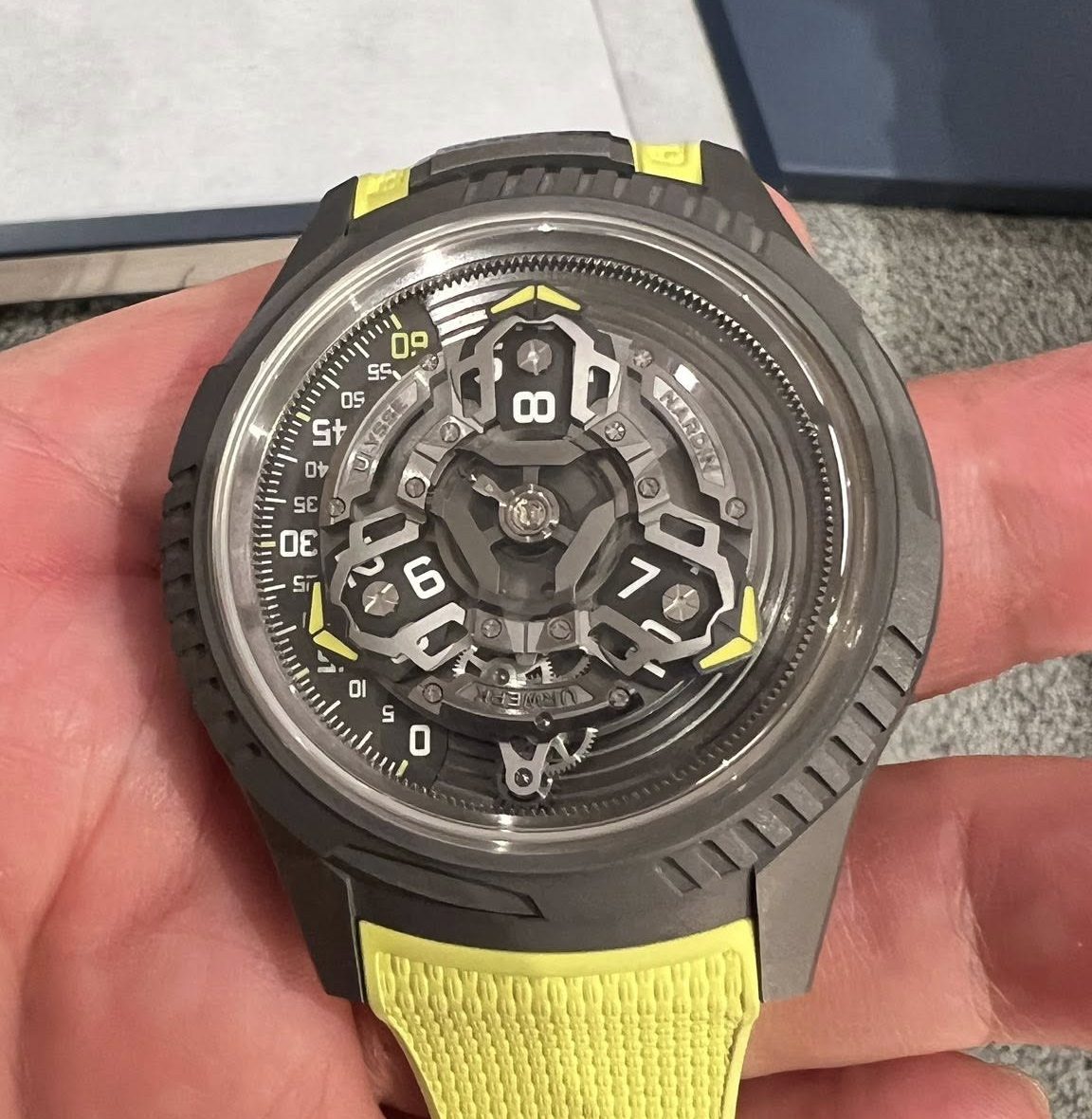 《今日新錶》UR-FREAK雅典表Freak系列的前衛理念與URWERK的創新時間顯示相融匯