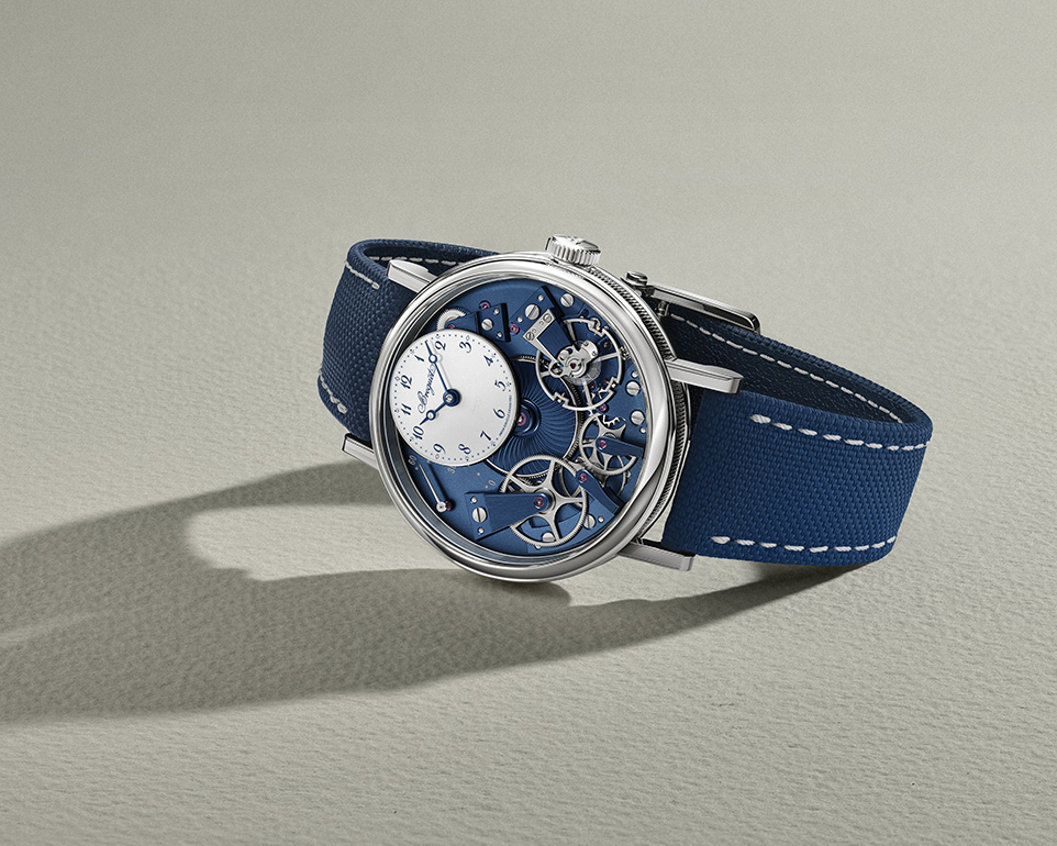 一枚藍色機芯 Breguet 7037的冷靜突破