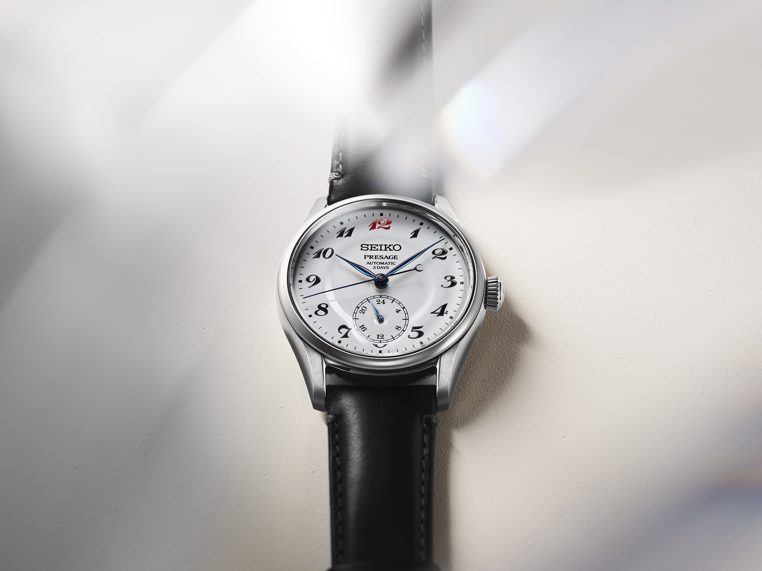 時光交織的工藝頌歌：SEIKO Presage 以琺瑯與漆藝向經典「Laurel」致敬